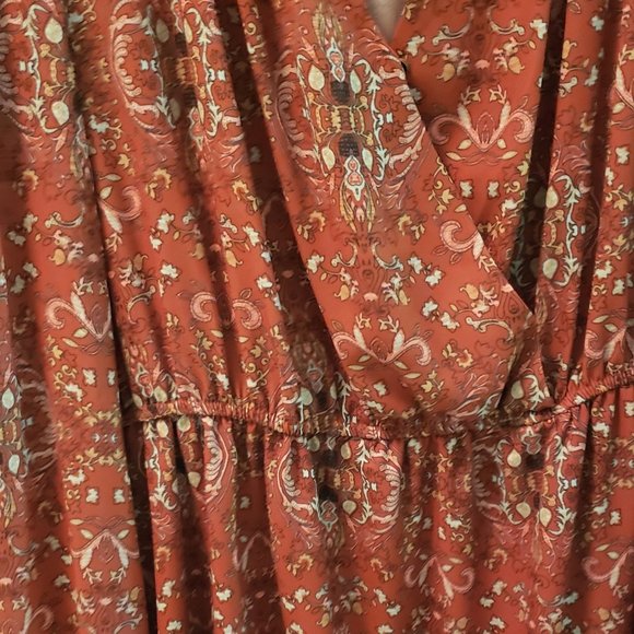 Patterned Dress - Picture 4 of 5